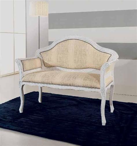 Culla trasformata in divanetto shabby chic