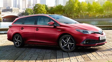 Interni di Toyota Auris TS Hybrid