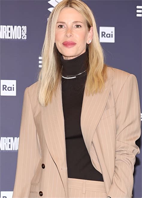 Alessia Marcuzzi durante una puntata del Grande Fratello