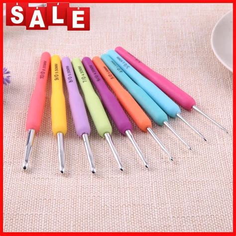 Set di strumenti per tricotin e filati