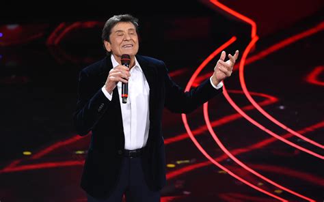Gianni Morandi sul palco