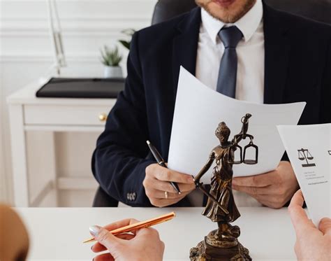Icone che rappresentano le diverse competenze di un avvocato