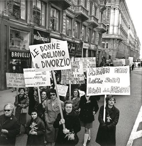 Le donne in piazza per i diritti riproduttivi negli anni '70