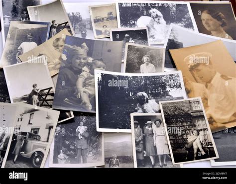 Collage di vecchie fotografie in bianco e nero e a colori