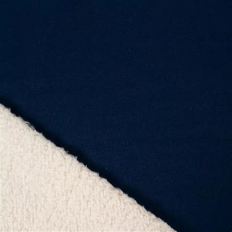 Dettaglio tessuto impermeabile e pile interno