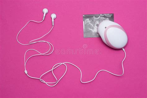 Immagine del dispositivo Doppler fetale AngelSounds con cuffie