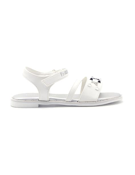 Bambina con scarpe eleganti Patrizia Pepe