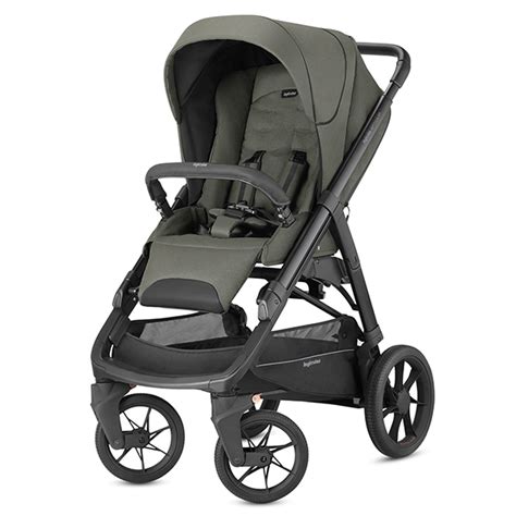 Inglesina Aptica XT stroller in use with capotta