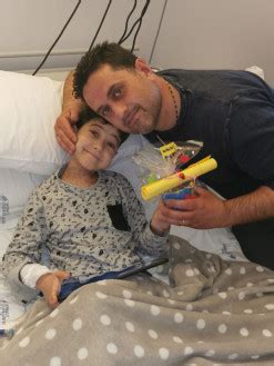 Ritratto di Davide Fiorillo con elementi angelici