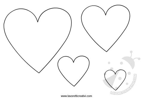 Varie forme di cuori da colorare con diversi pattern