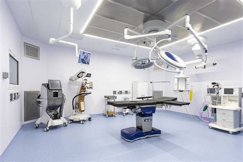 Sala operatoria veterinaria con attrezzature moderne