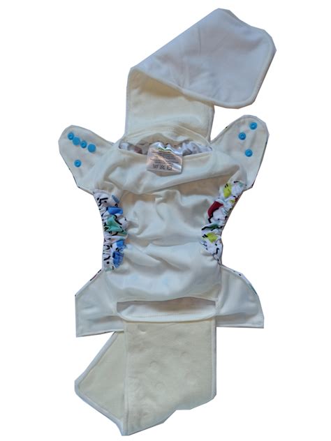 Illustrazione di un pannolino lavabile pocket aperto che mostra la tasca interna