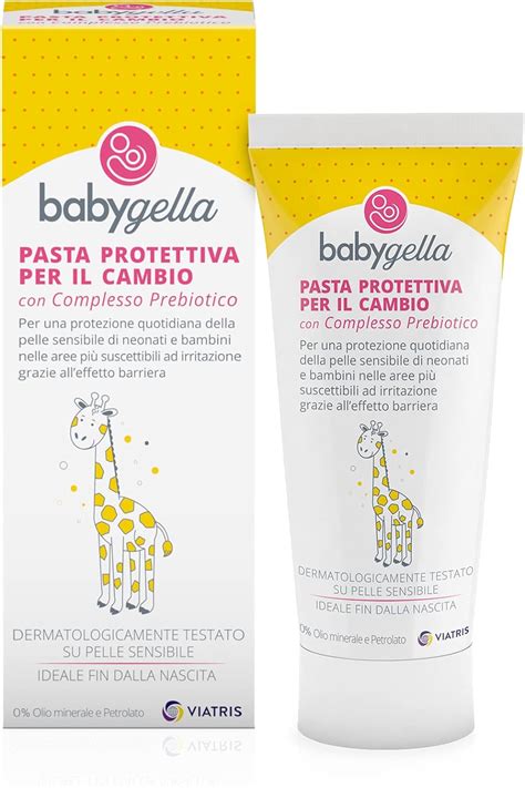 mani che applicano crema cambio pannolino