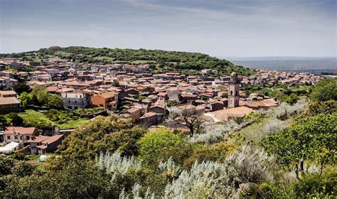 veduta panoramica del borgo di Busachi in Sardegna