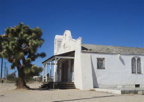 La Sanctuary Adventist Church nel deserto del Mojave
