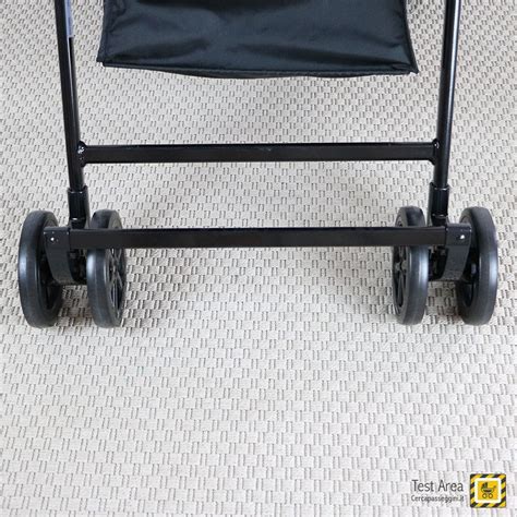 Ruote e maniglione ergonomico del passeggino Brevi Mini Large