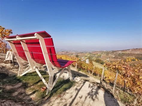 Panchina gigante nelle Langhe