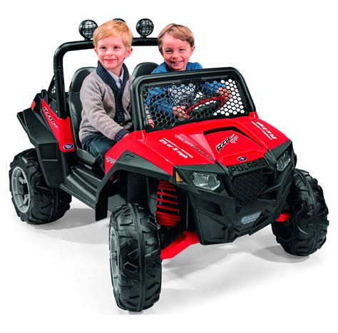 Veicolo Peg Perego Polaris 12V in azione