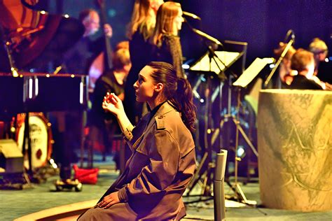 Laura Rossi Ciuccia performing on stage