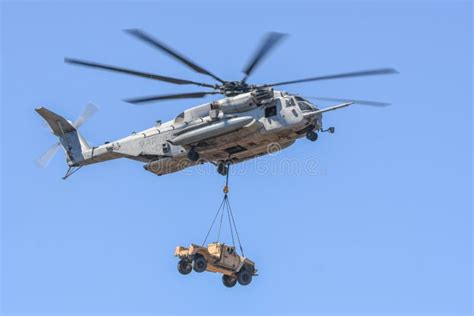 aereo militare trasporta latte artificiale