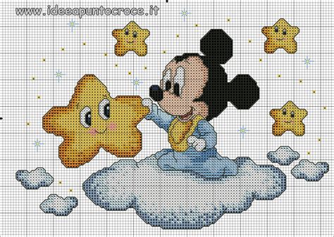 Schema punto croce Topolino che dorme con coniglietto