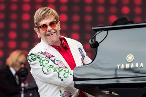 Elton John video Elton's song