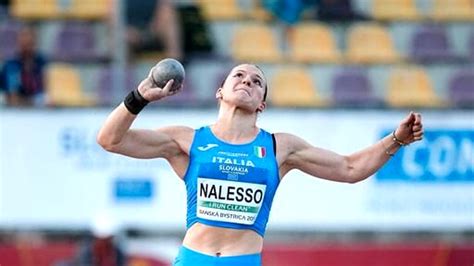 Un momento della competizione di getto del peso femminile