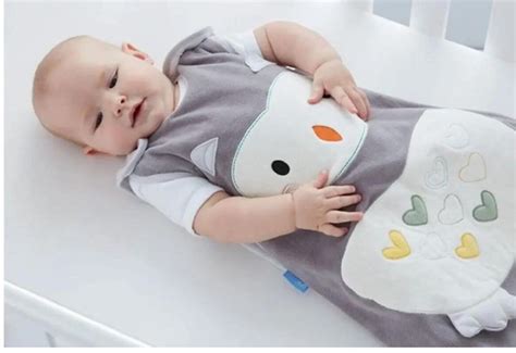 Bambino in sacco nanna sicuro