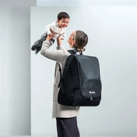 Borsa passeggino indossata come zaino