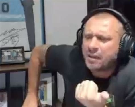 Antonio Cassano durante una diretta Twitch