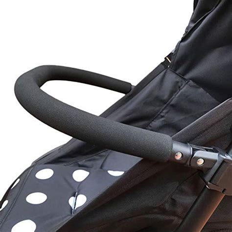 Vari tipi di accessori per passeggini