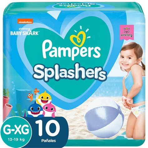 Bambino che gioca in piscina con pannolino Pampers Splashers