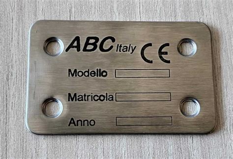 Esempio di personalizzazione con targhetta per culla