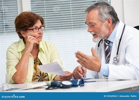 Paziente che parla con il medico