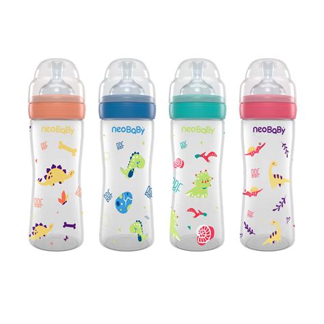 Famiglia felice con neonato e biberon Neo Baby