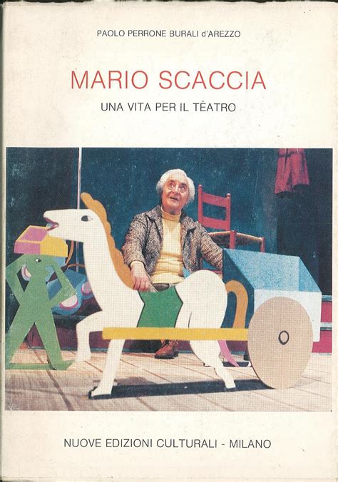 Mario Scaccia in una performance teatrale