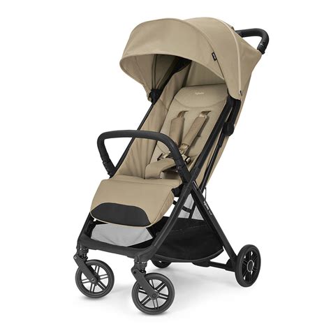 Passeggino Inglesina Quid aperto in un contesto urbano