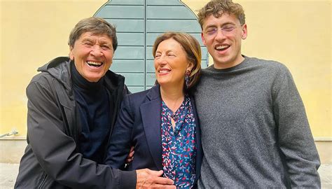 Gianni Morandi nei panni di Pietro Sereni