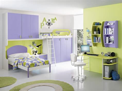 Cameretta lilla e verde chiara per bambini