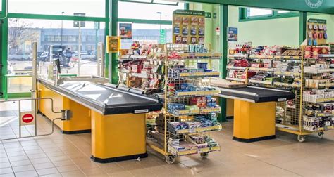 Cartello cassa prioritaria supermercato