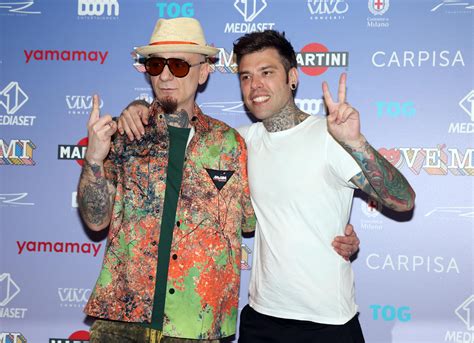 J-Ax e Fedez insieme sul palco