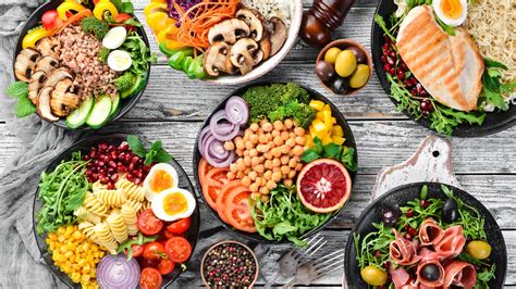 Tavola con alimenti salutari per neomamme