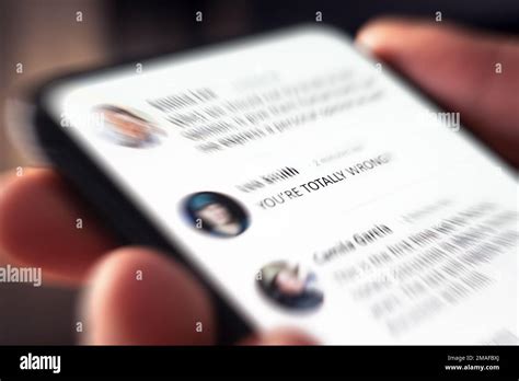 Commenti offensivi sui social media