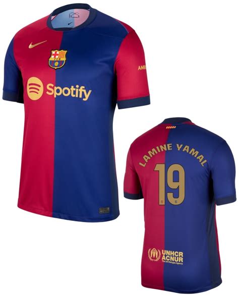 Lamine Yamal da bambino con la maglia del Barcellona