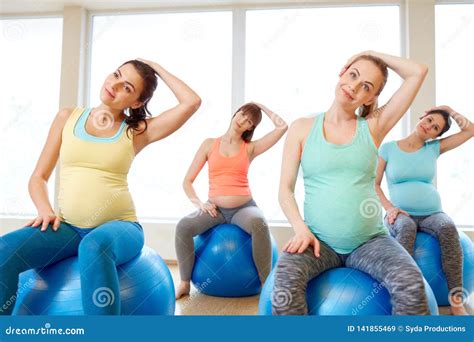 Donne incinte che praticano attività fisica