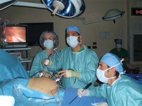 Strumentazione per chirurgia laparoscopica mini-invasiva