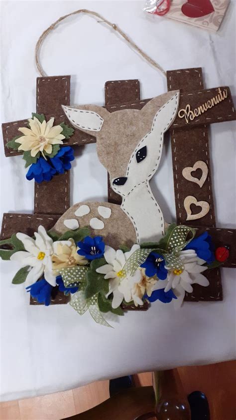 decorazione finale con lettere in feltro su ghirlanda