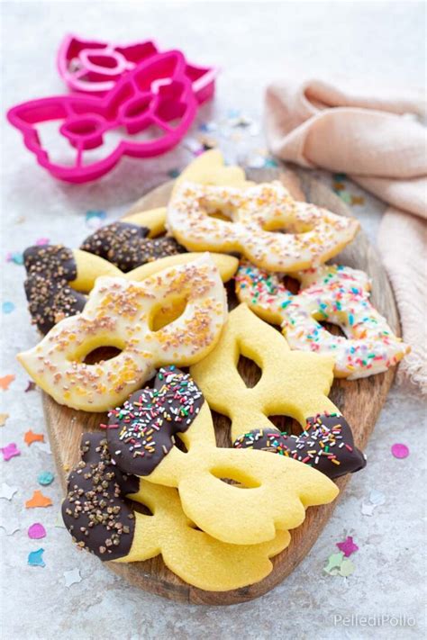 Biscotti di frolla pronti per la decorazione