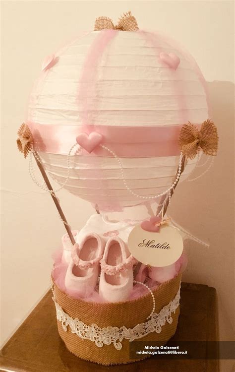 Torta di pannolini a forma di mongolfiera