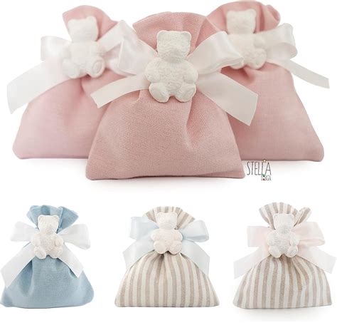 Varietà di sacchetti nascita per bambina in diverse forme e decorazioni